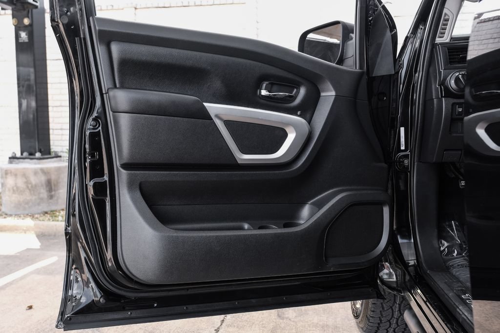 Used 2022 Nissan Titan SV w/ Accessory Utility Package AWD/4WD image 41
