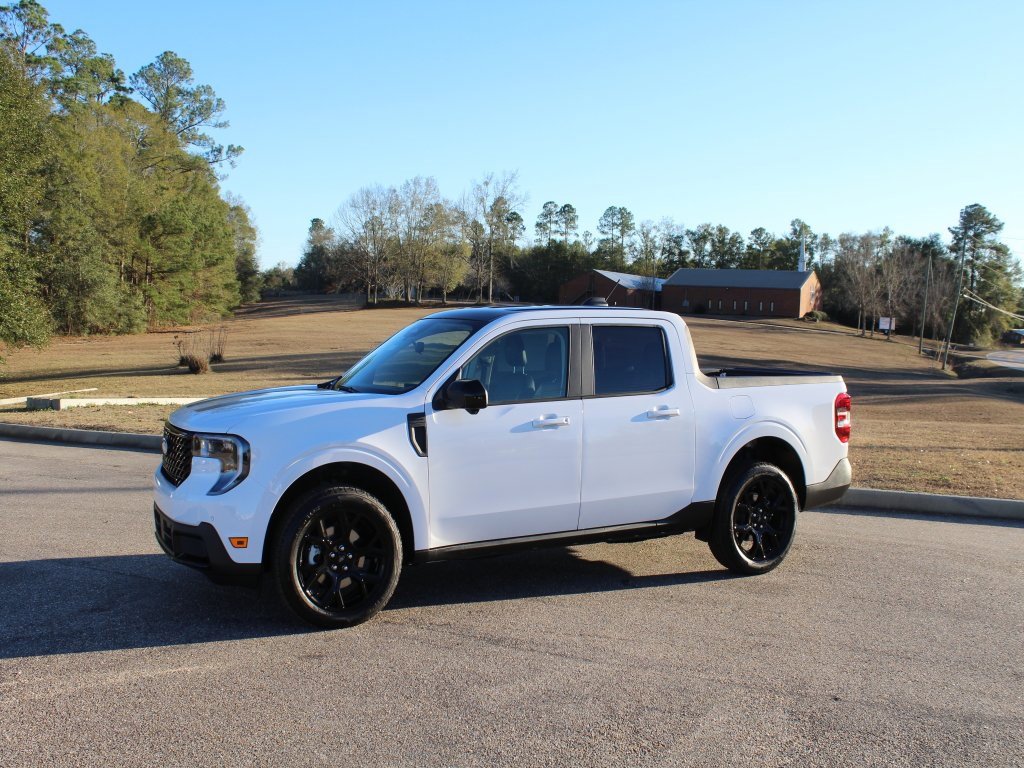 New 2026 Ford Maverick Lariat w/ Black Appearance Package