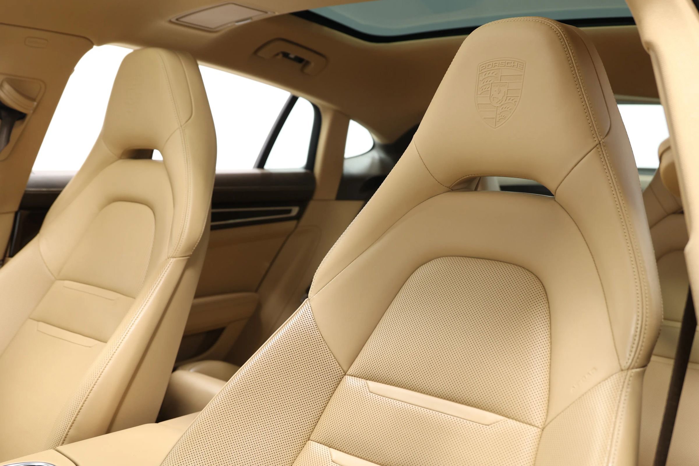 Used 2018 Porsche Panamera 4 Executive w/ Dark Walnut Interior Package image 19