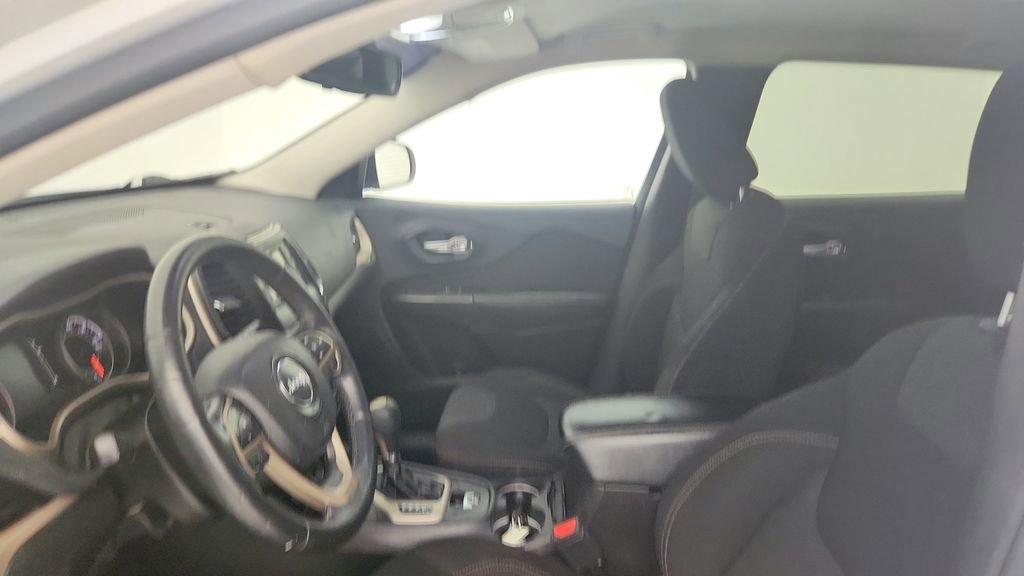 Used 2017 Jeep Cherokee Latitude image 15