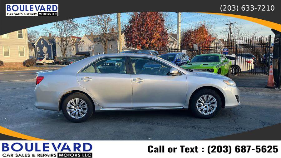 Used 2012 Toyota Camry L image 5