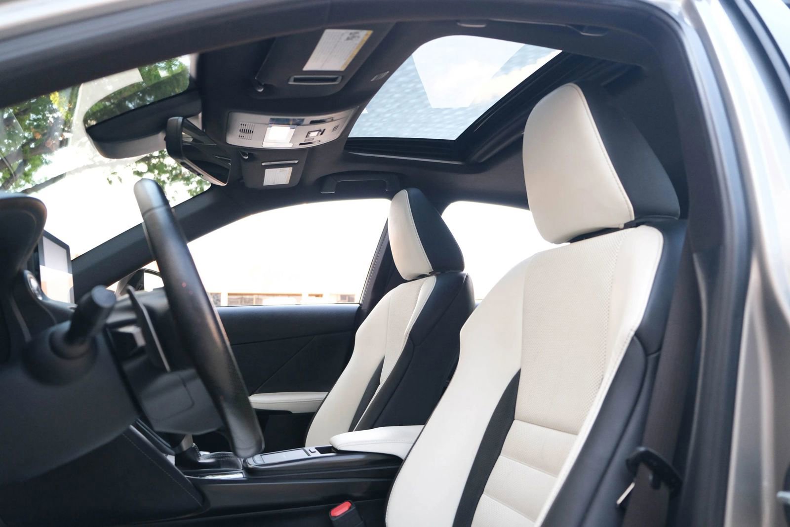 Used 2022 Lexus IS 350 F Sport w/ Accessory Package image 22