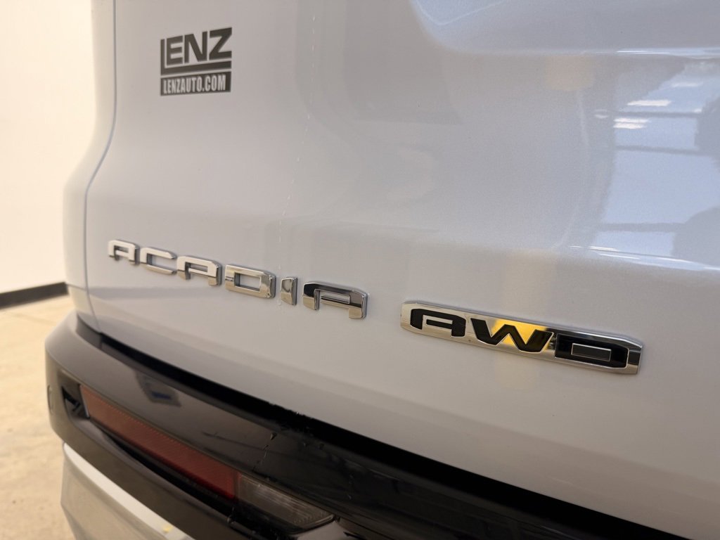Used 2024 GMC Acadia Denali image 11