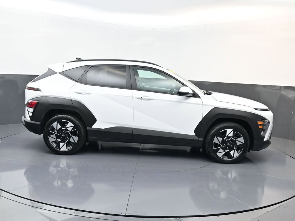 Certified 2025 Hyundai Kona SEL FWD image 3