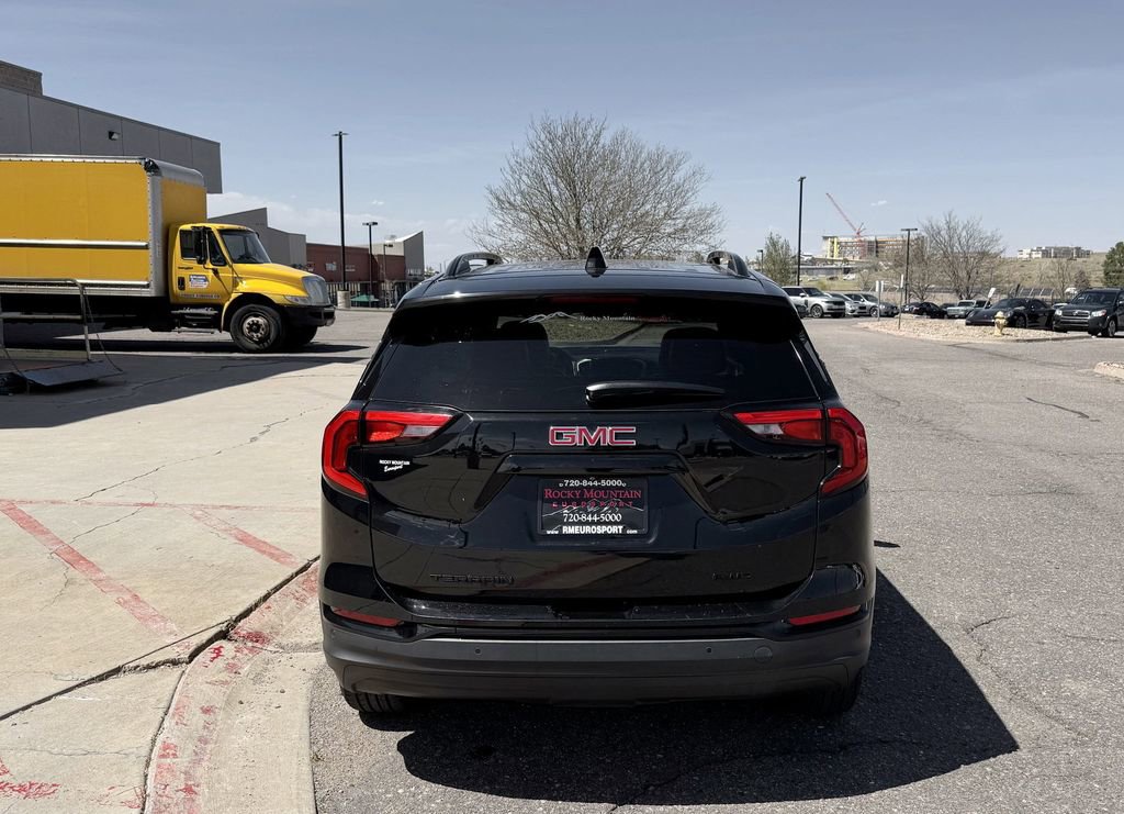 Used 2021 GMC Terrain SLT w/ Infotainment Package II AWD/4WD image 7