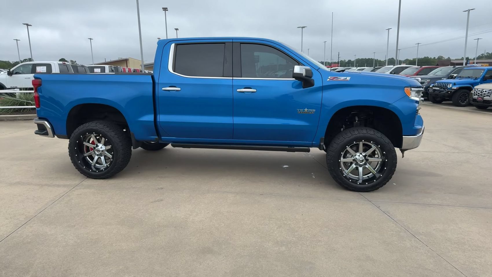 Used 2022 Chevrolet Silverado 1500 LTZ w/ LTZ Premium Texas Edition AWD/4WD image 2