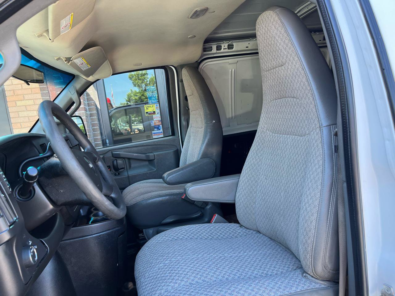 Used 2017 GMC Savana 2500 RWD image 23