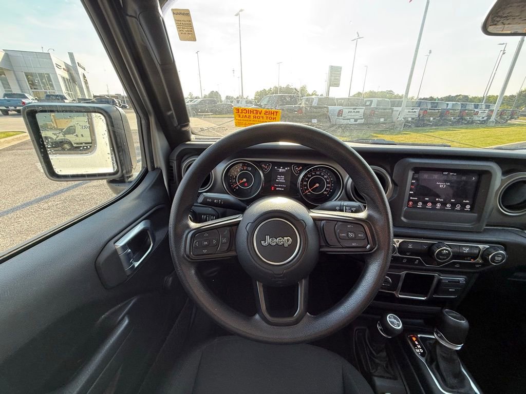 Used 2022 Jeep Gladiator Sport image 12