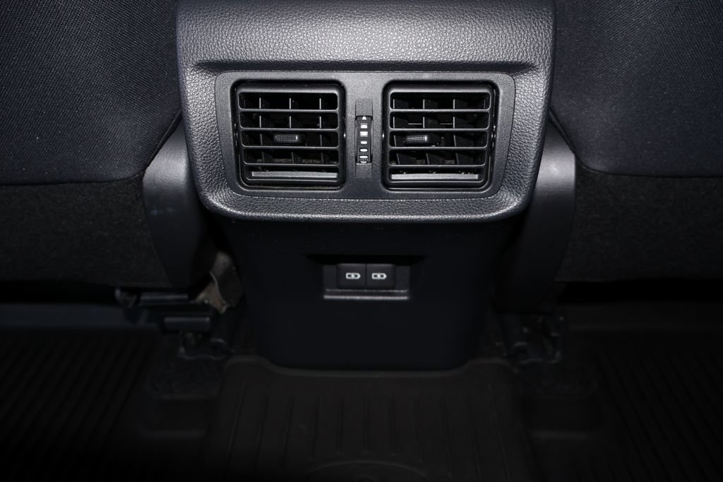 Used 2023 Toyota Venza LE AWD/4WD image 50