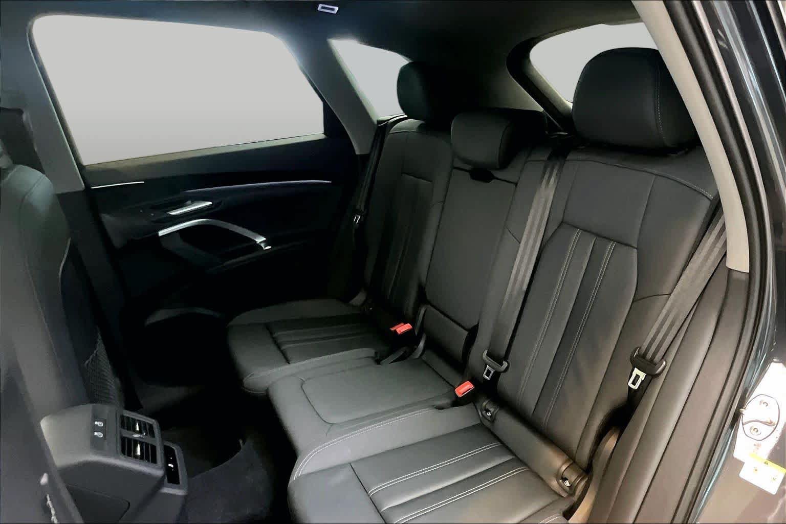 Certified 2025 Audi Q5 Premium w/ Convenience Package AWD/4WD image 21