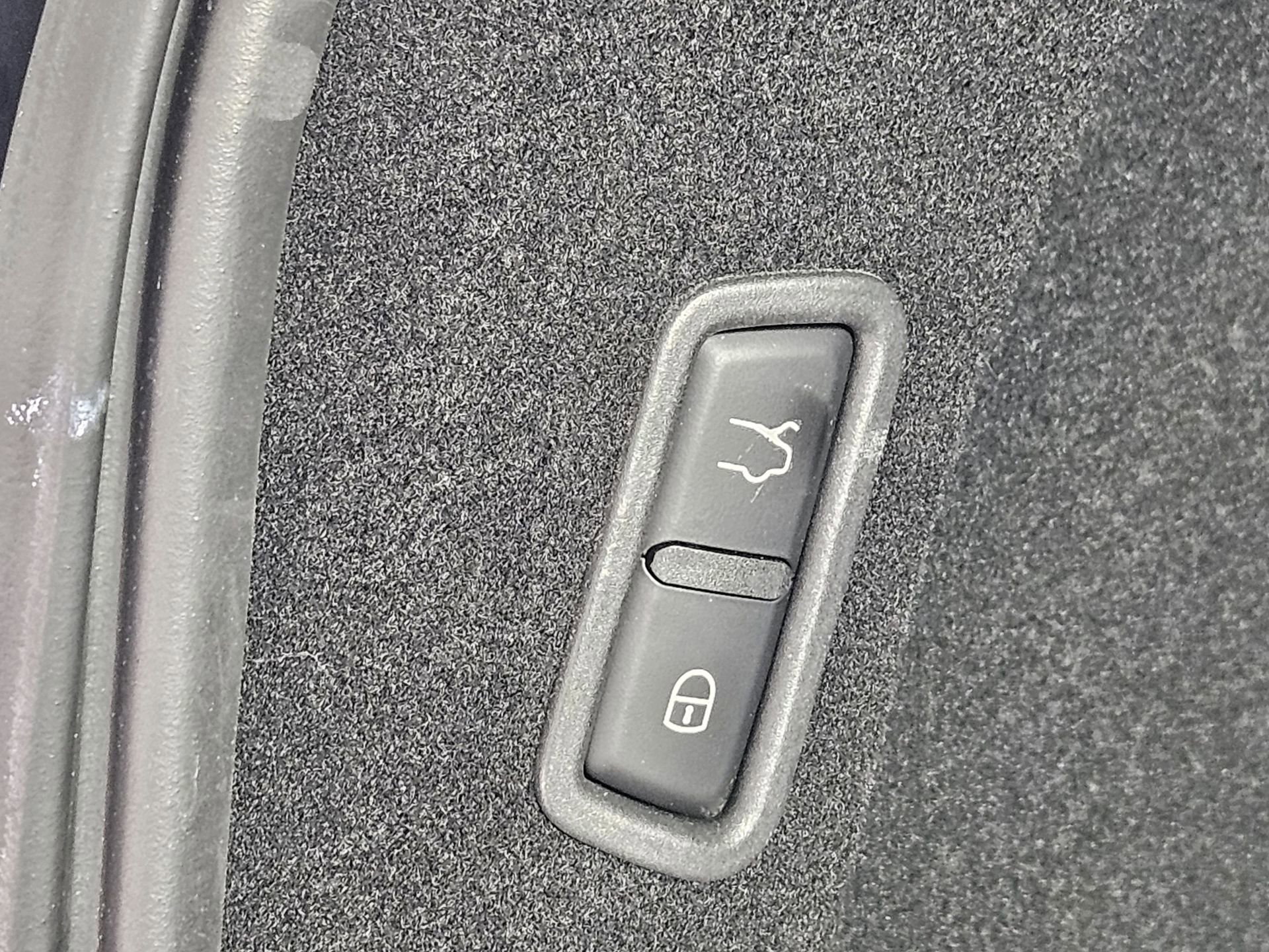 Used 2022 Maserati Levante Modena AWD/4WD image 13