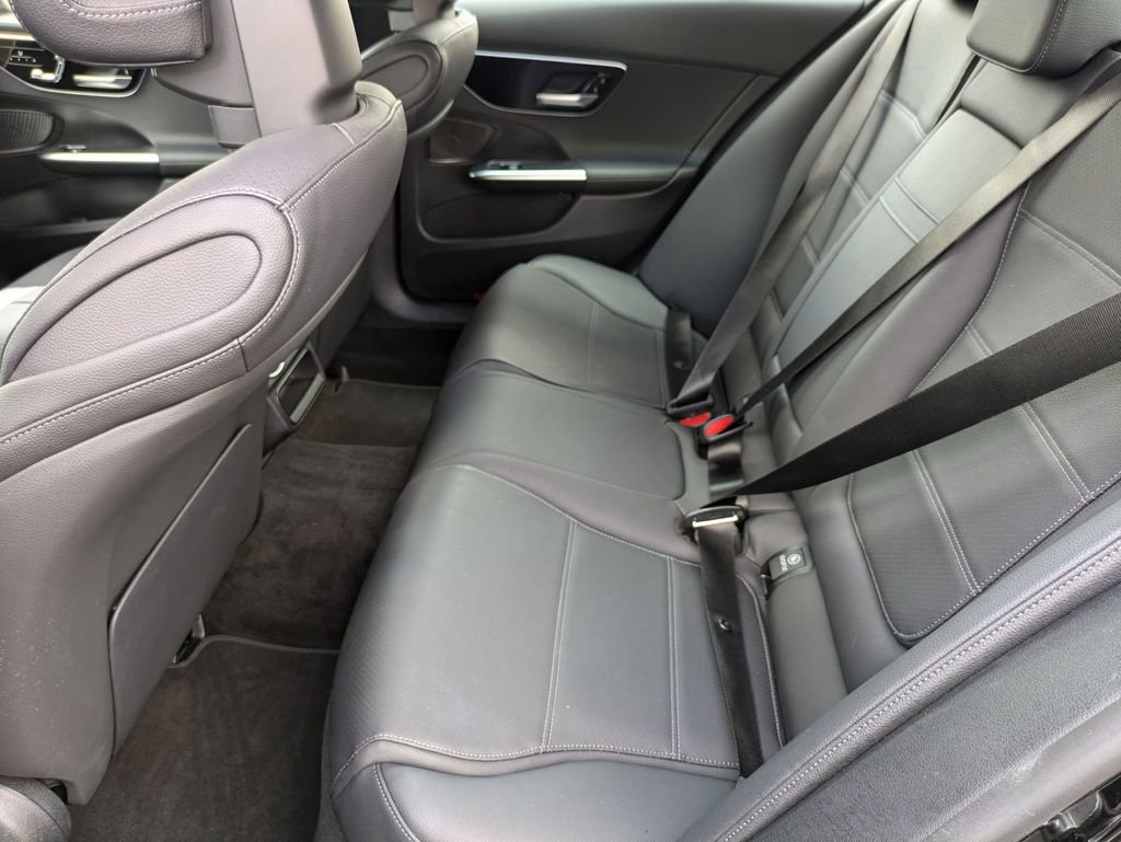 Used 2025 Mercedes-Benz C 300 4MATIC Sedan image 27