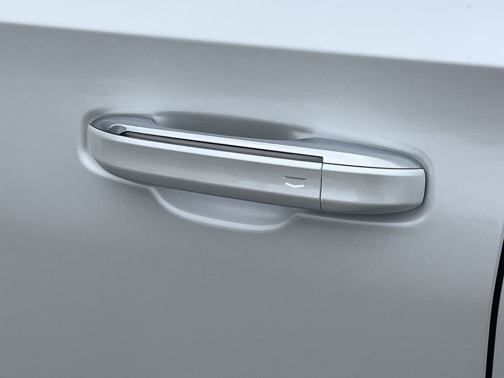 Used 2022 Cadillac Escalade ESV Premium Luxury Platinum w/ Heavy-Duty Trailer Package image 35