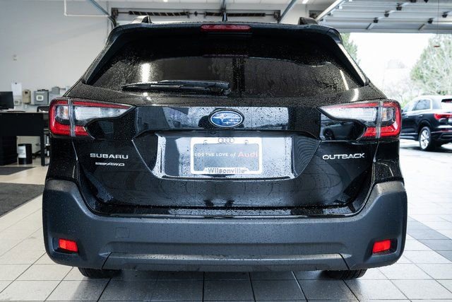 Used 2023 Subaru Outback Premium image 5