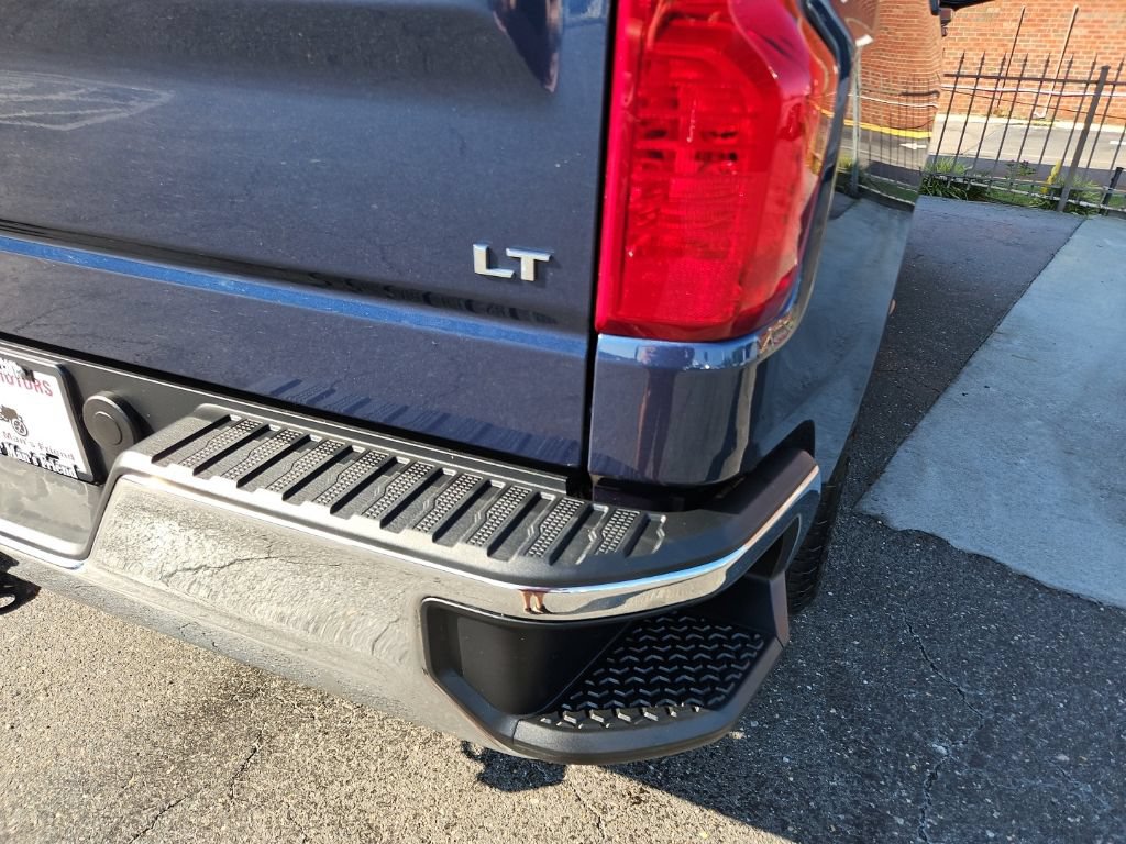 Used 2023 Chevrolet Silverado 1500 LT AWD/4WD image 25