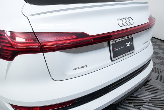Used 2021 Audi e-tron Premium Plus w/ Premium Plus Package image 35