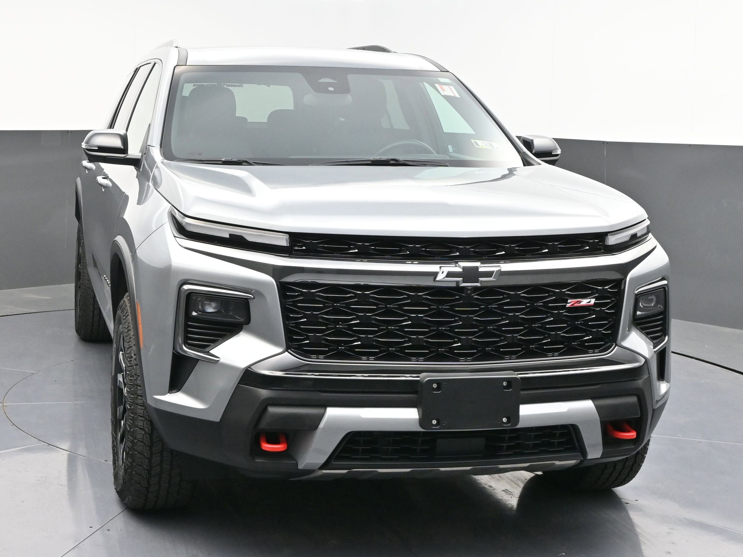 Used 2024 Chevrolet Traverse Z71 AWD/4WD image 2
