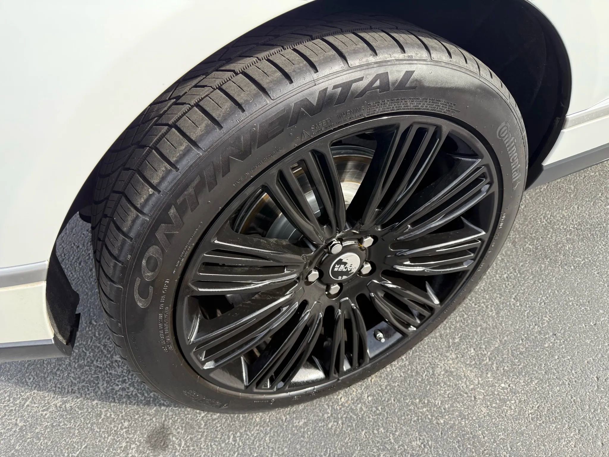 Used 2017 Land Rover Range Rover Long Wheelbase Autobiography image 11