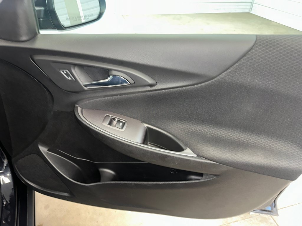 Used 2022 Chevrolet Malibu LS FWD image 27