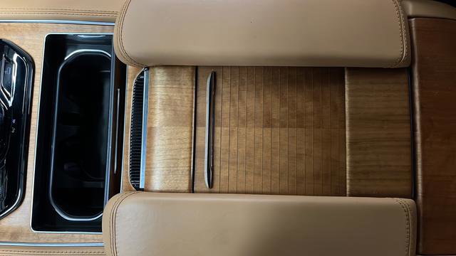 Used 2024 Jeep Grand Wagoneer Series III image 20