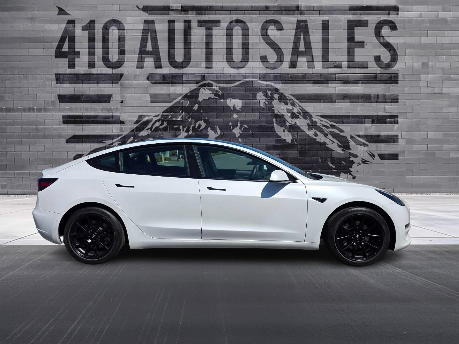 Used 2021 Tesla Model 3 Standard Range Plus RWD image 2