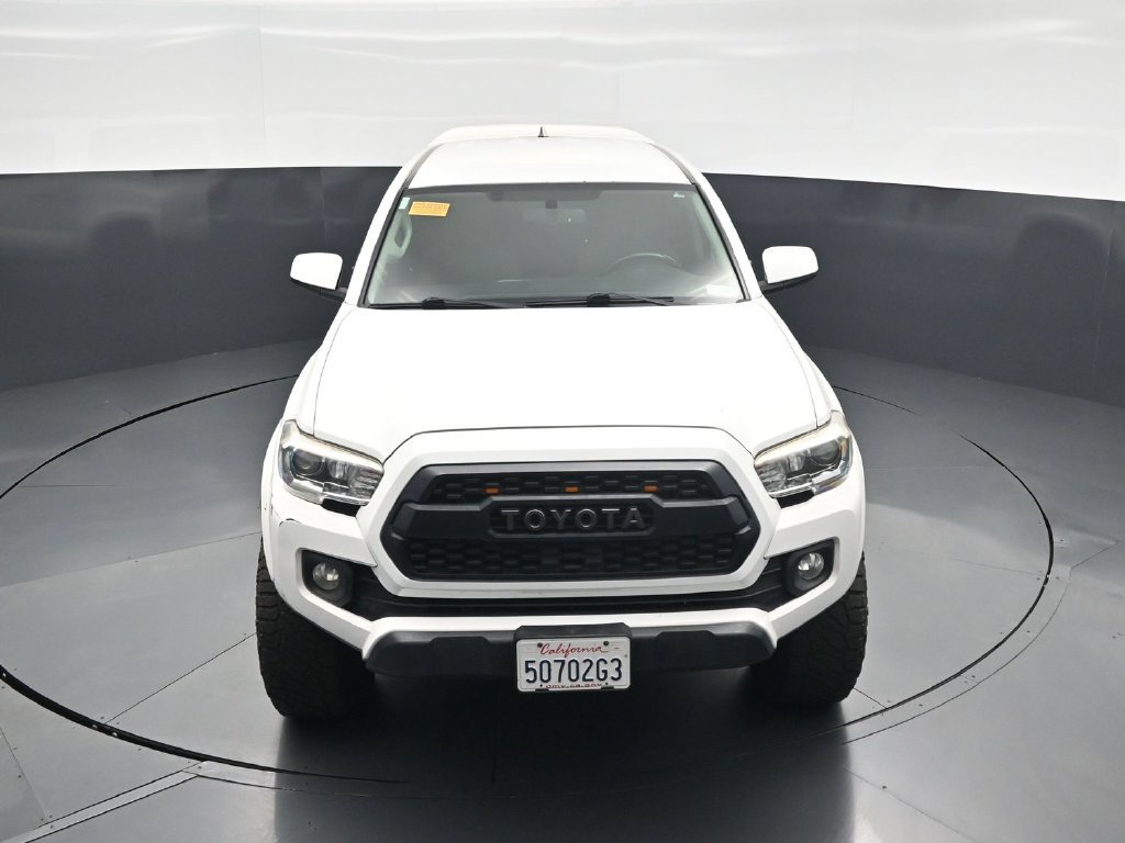 Used 2017 Toyota Tacoma SR5 w/ Tow Package AWD/4WD image 32