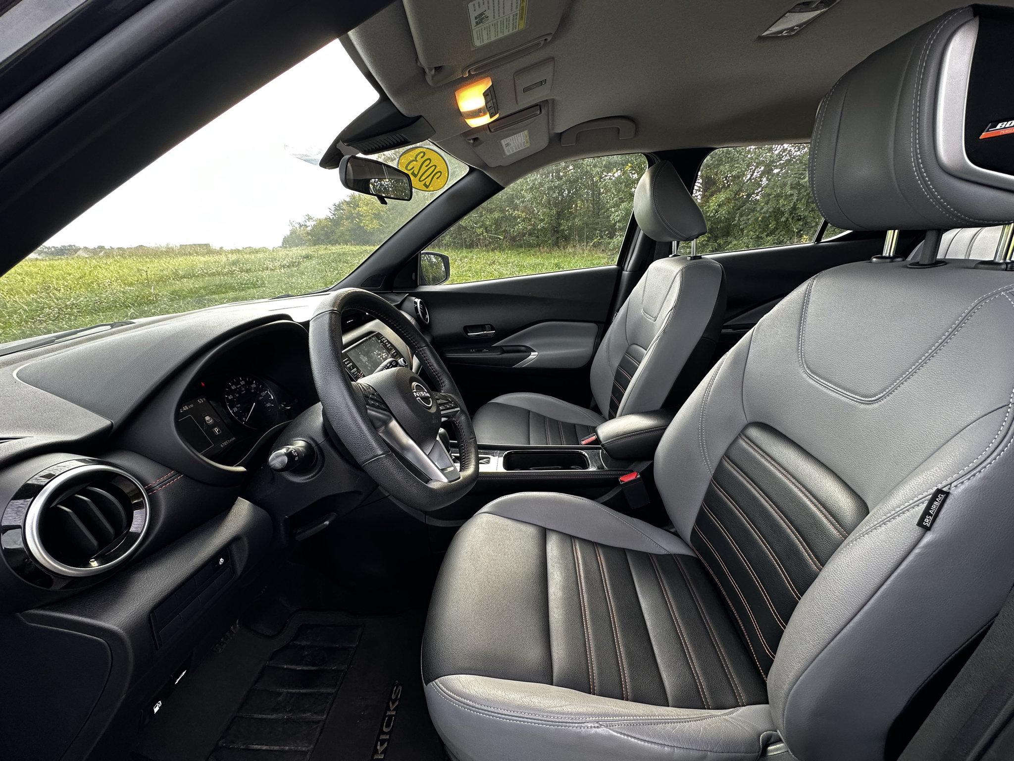 Used 2023 Nissan Kicks SR w/ SR Premium Package FWD image 11