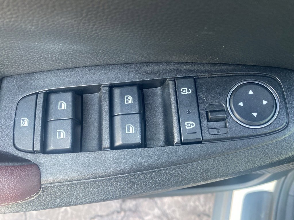 Used 2022 Kia Seltos SX image 16