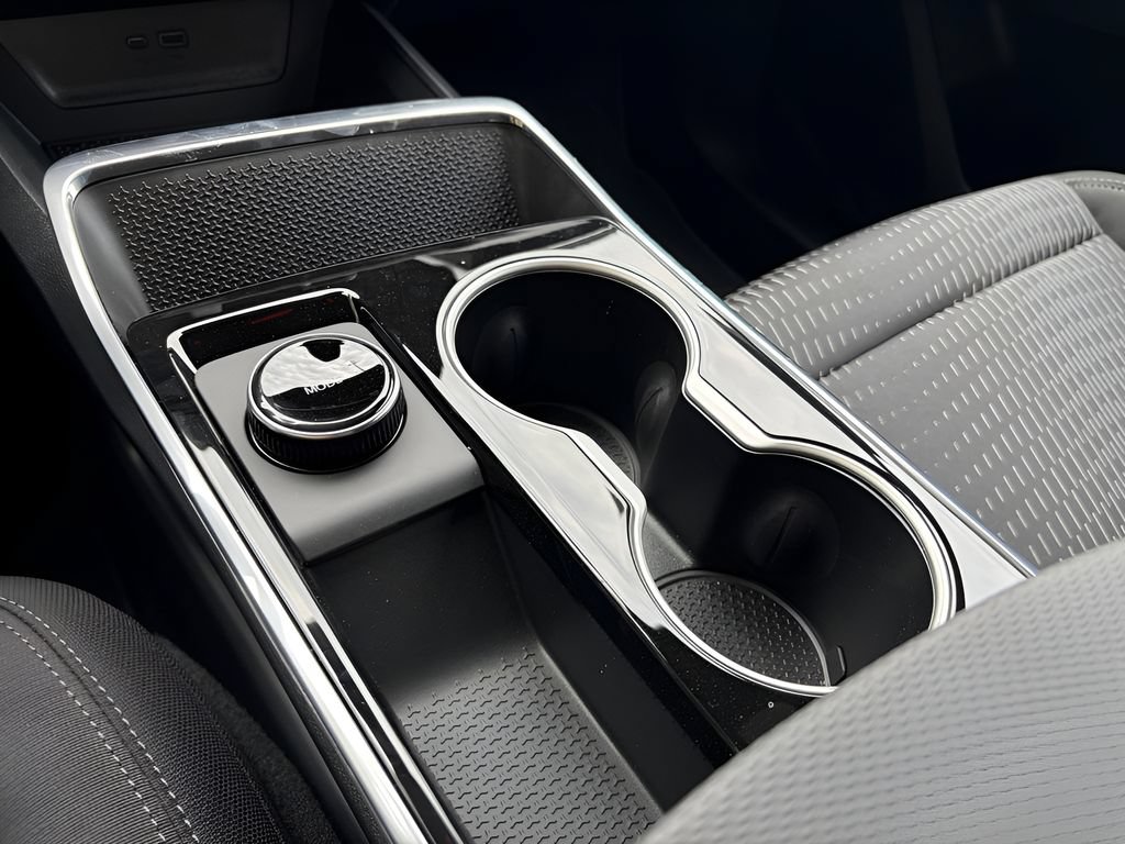 New 2027 Chevrolet Equinox LT w/ Safety and Technology Package FWD image 23