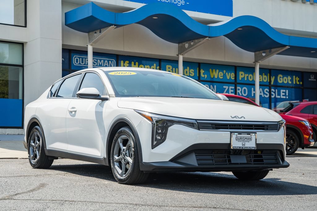 Used 2025 Kia K4 FWD image 1