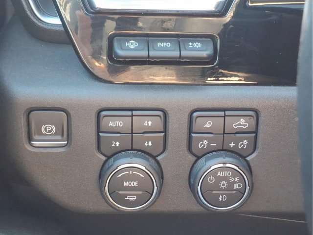 Used 2023 Chevrolet Silverado 1500 LTZ w/ LTZ Premium Package AWD/4WD image 18