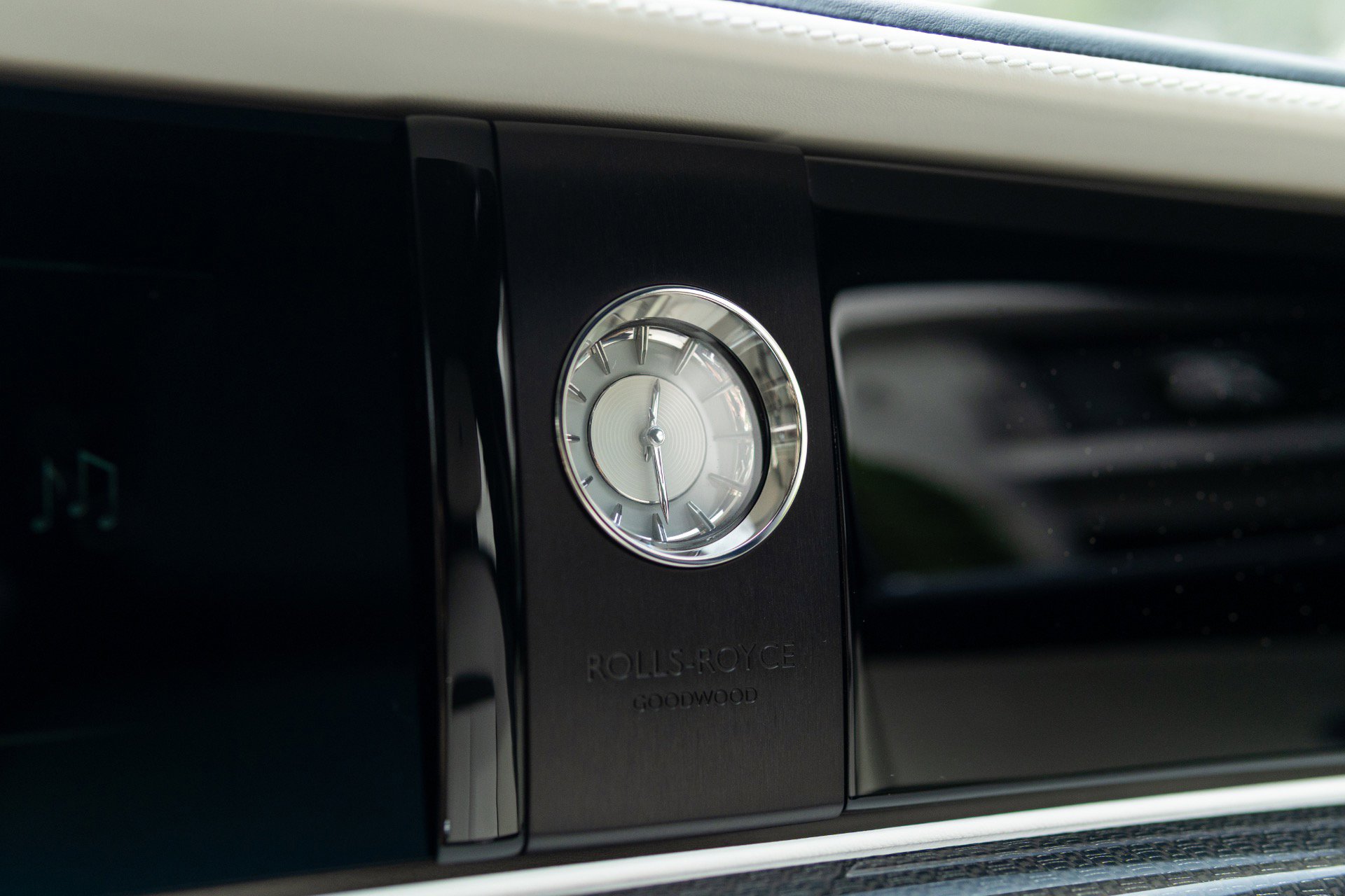 Used 2023 Rolls-Royce Ghost Black Badge w/ Black Badge Ghost Package image 41