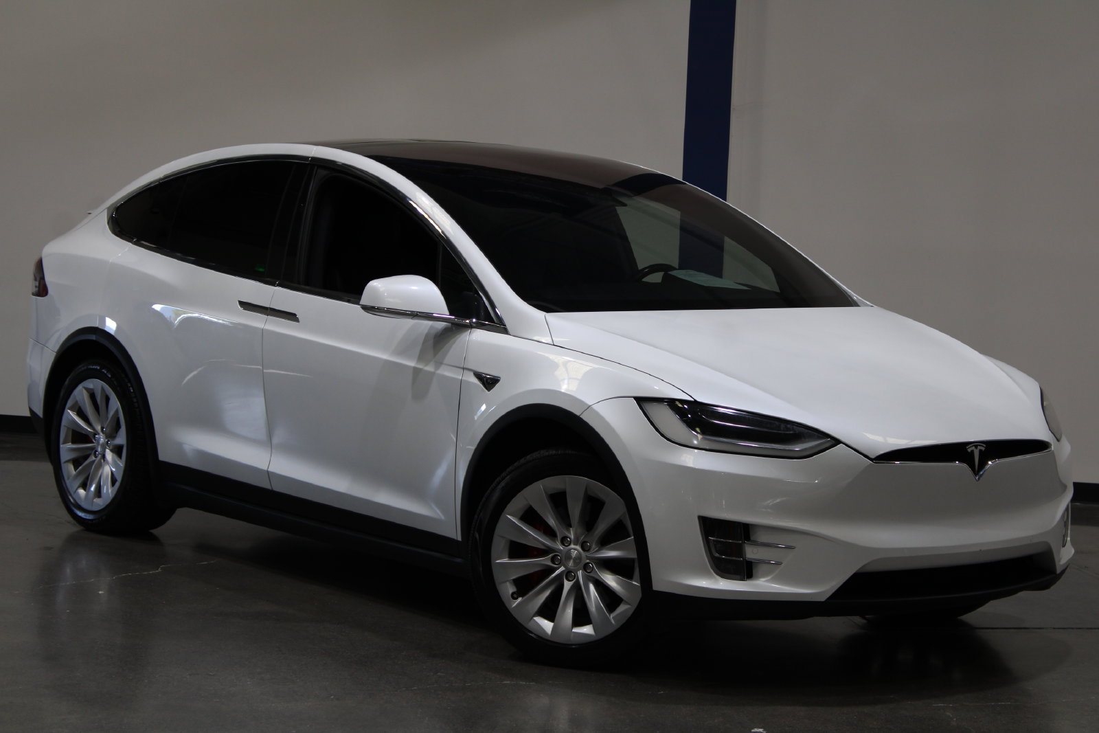 Used 2020 Tesla Model X Performance AWD/4WD image 2
