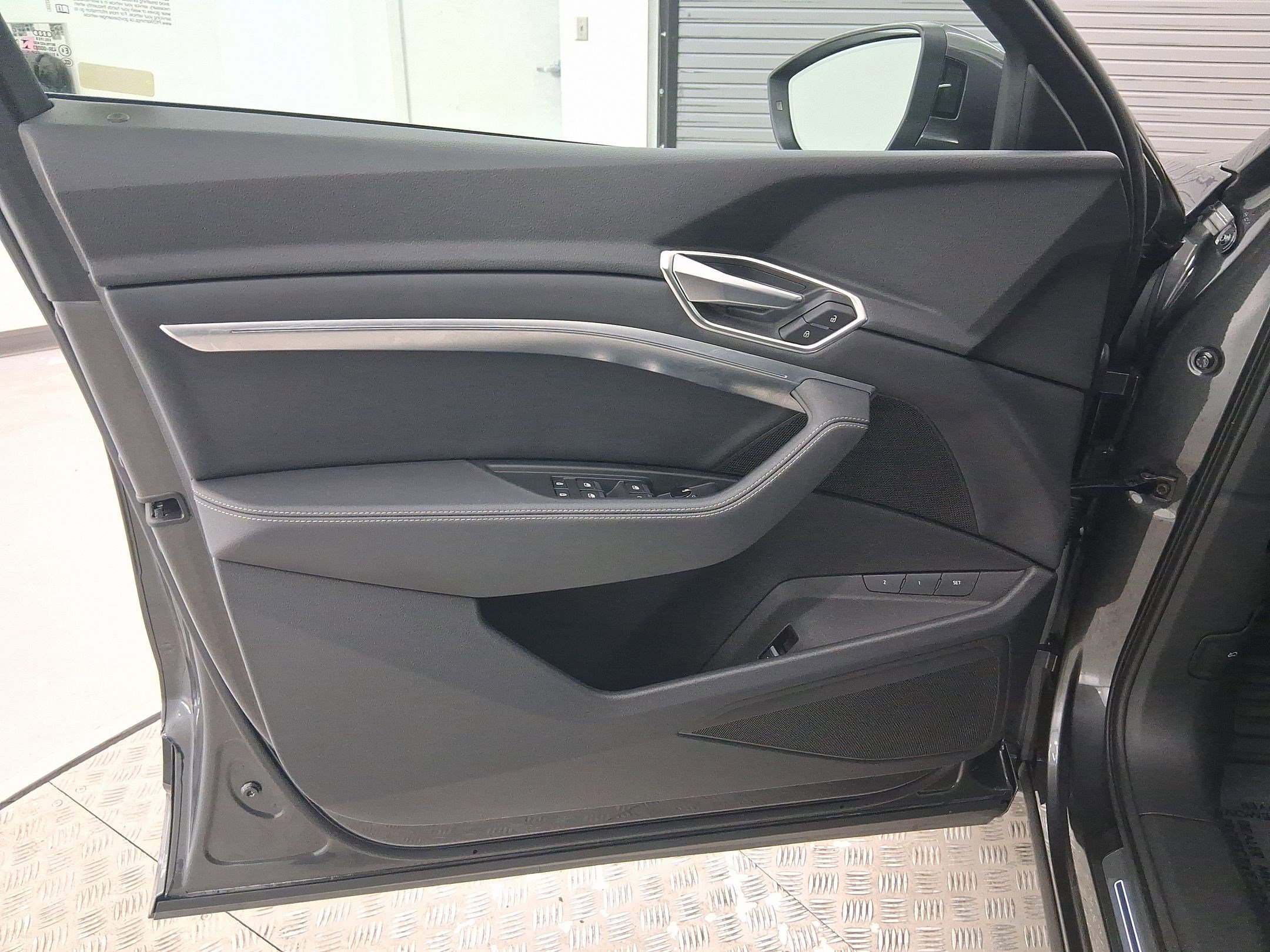 Used 2022 Audi e-tron Premium image 20