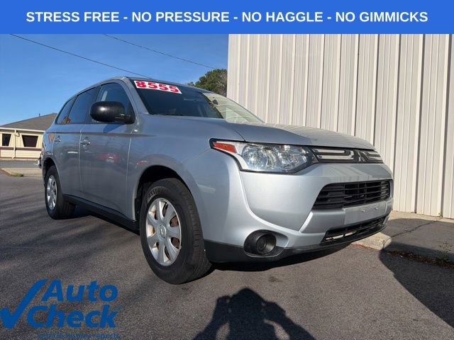Used 2014 Mitsubishi Outlander ES FWD image 1