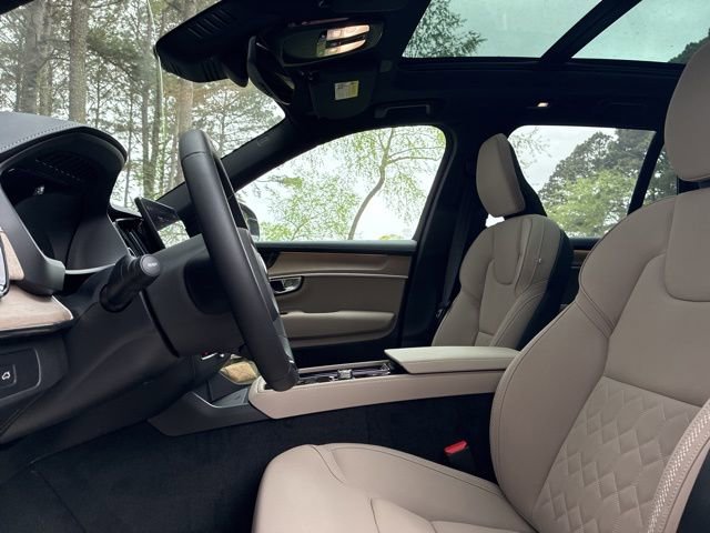 New 2026 Volvo XC90 B6 Plus w/ Protection Package Premier AWD/4WD image 22
