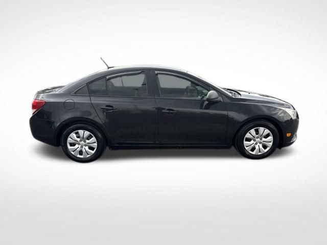 Used 2013 Chevrolet Cruze LS FWD image 6