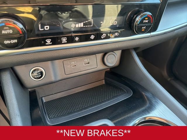 Used 2022 Nissan Rogue SV image 18