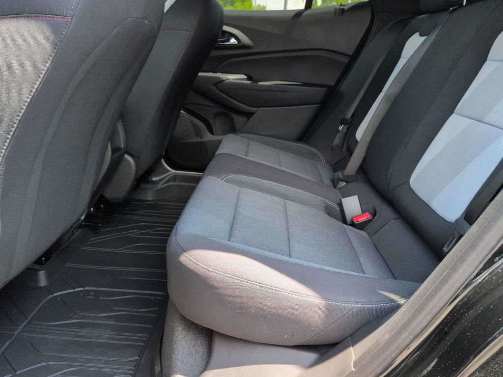 New 2026 Chevrolet Trax RS w/ Sunroof Package FWD image 21