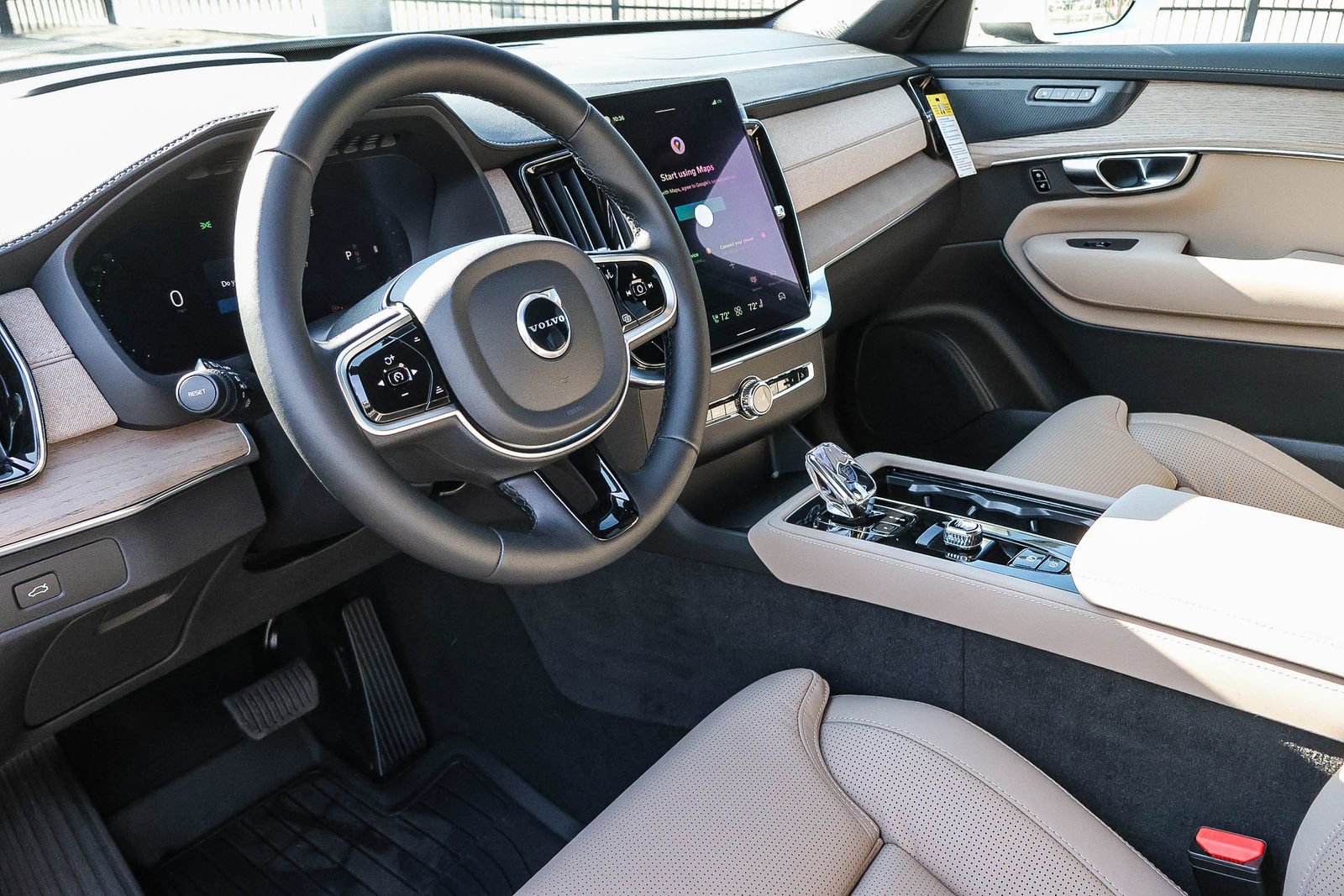 New 2026 Volvo XC90 B6 Ultra w/ Protection Package image 29