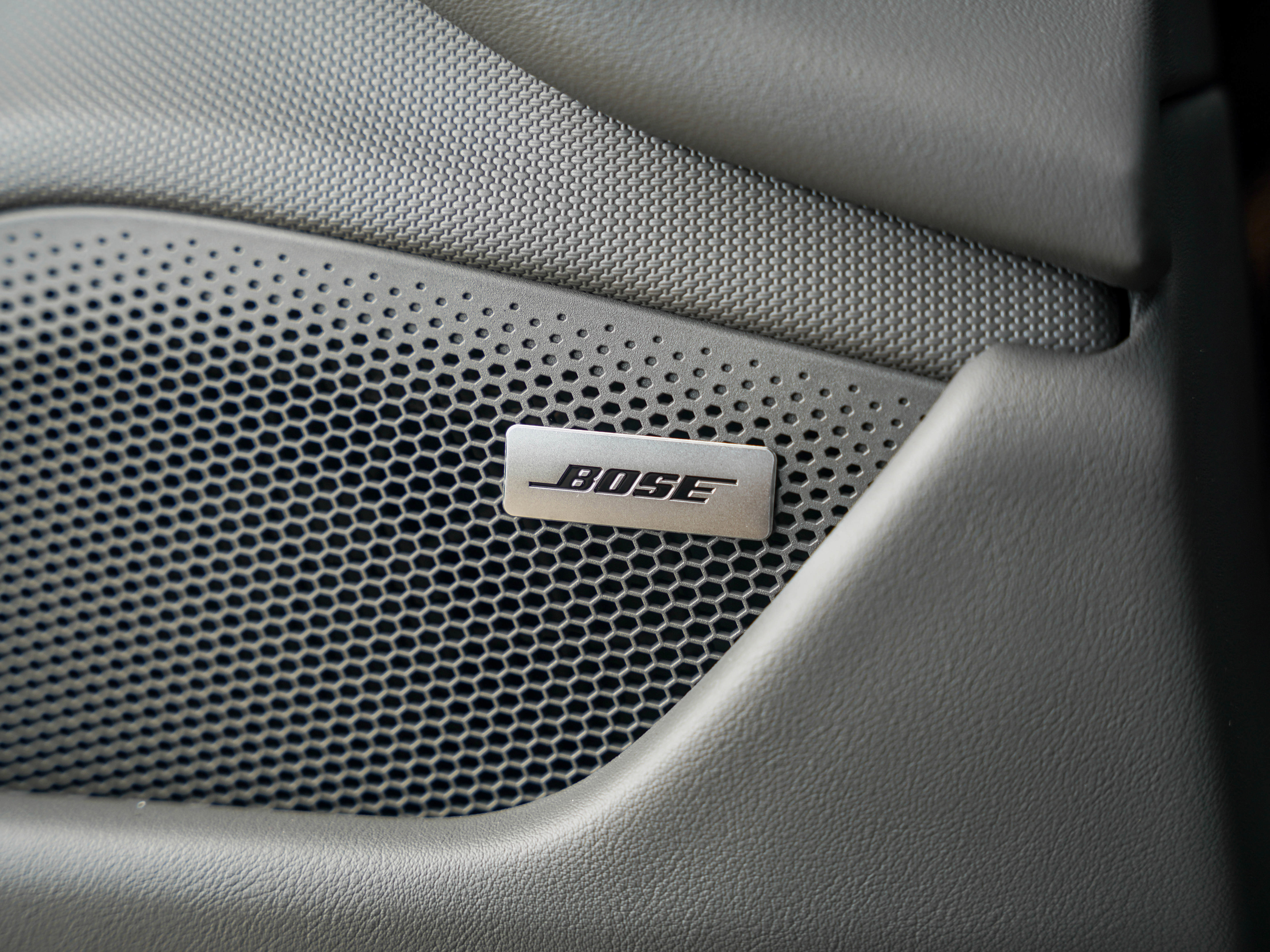 New 2025 Porsche Taycan 4 image 18