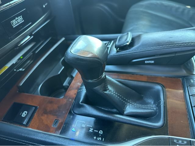 Used 2019 Lexus LX 570 4WD w/ Luxury Package image 31