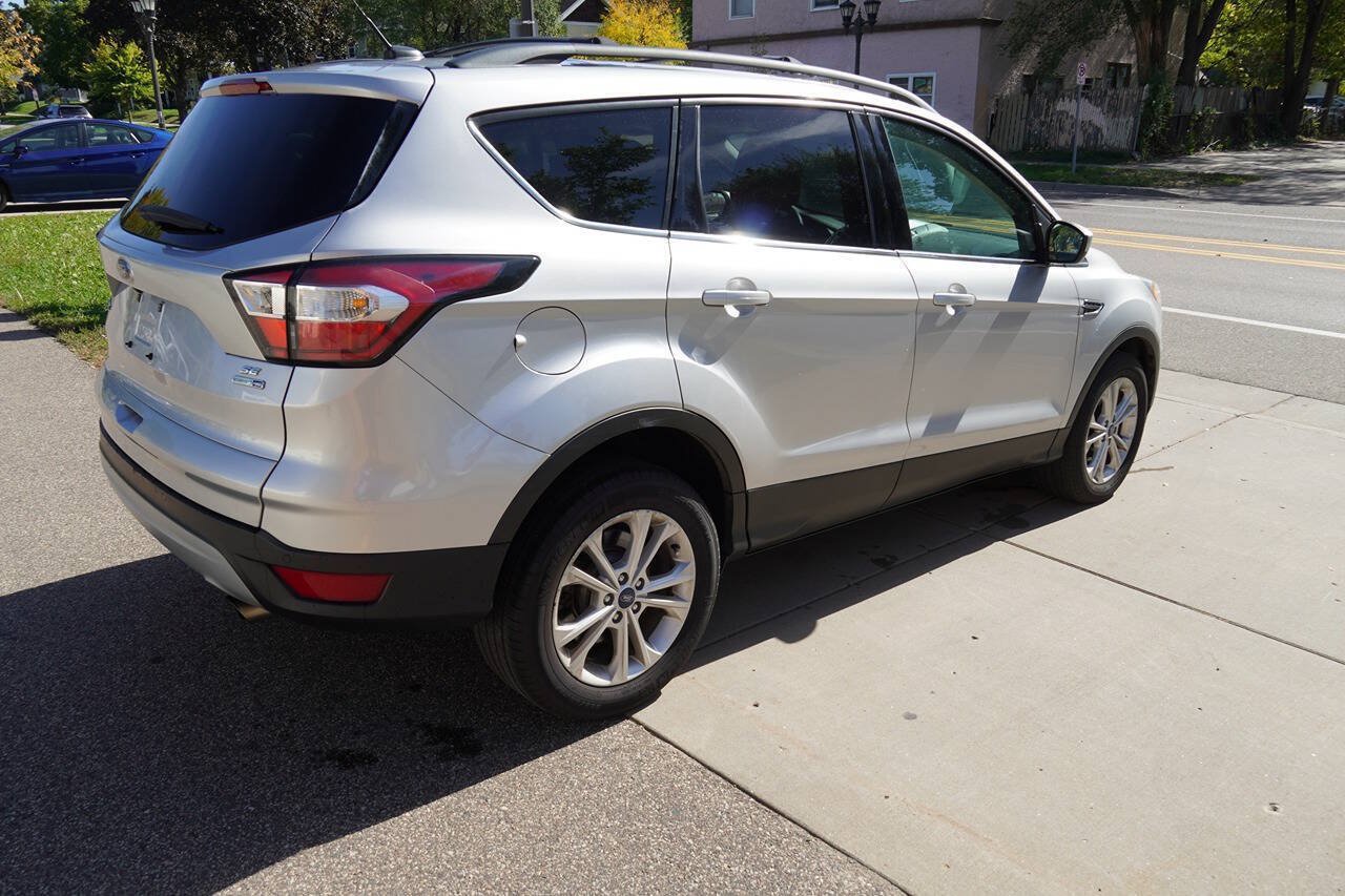 Used 2017 Ford Escape SE w/ Equipment Group 201A AWD/4WD image 11