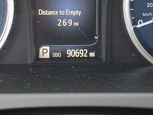 Used 2016 Toyota Camry XLE w/ Moonroof Package FWD image 22