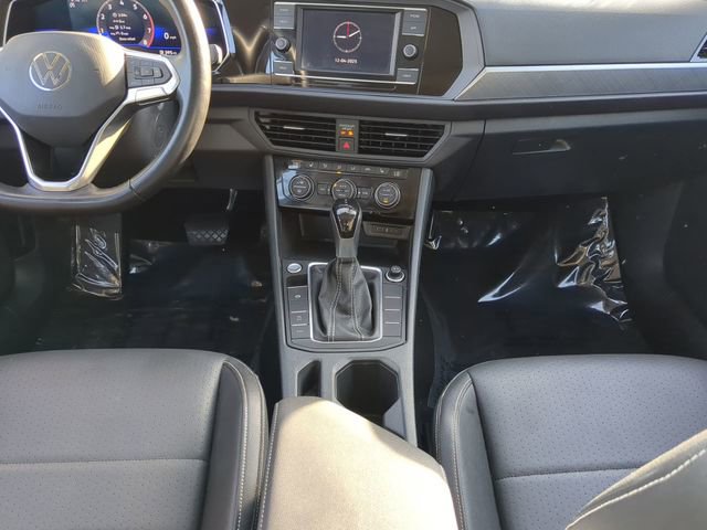 Certified 2023 Volkswagen Jetta SE w/ Panoramic Sunroof Package image 14