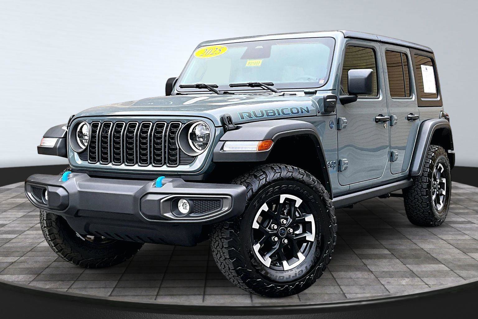 Used 2025 Jeep Wrangler Unlimited Rubicon 4xe image 13