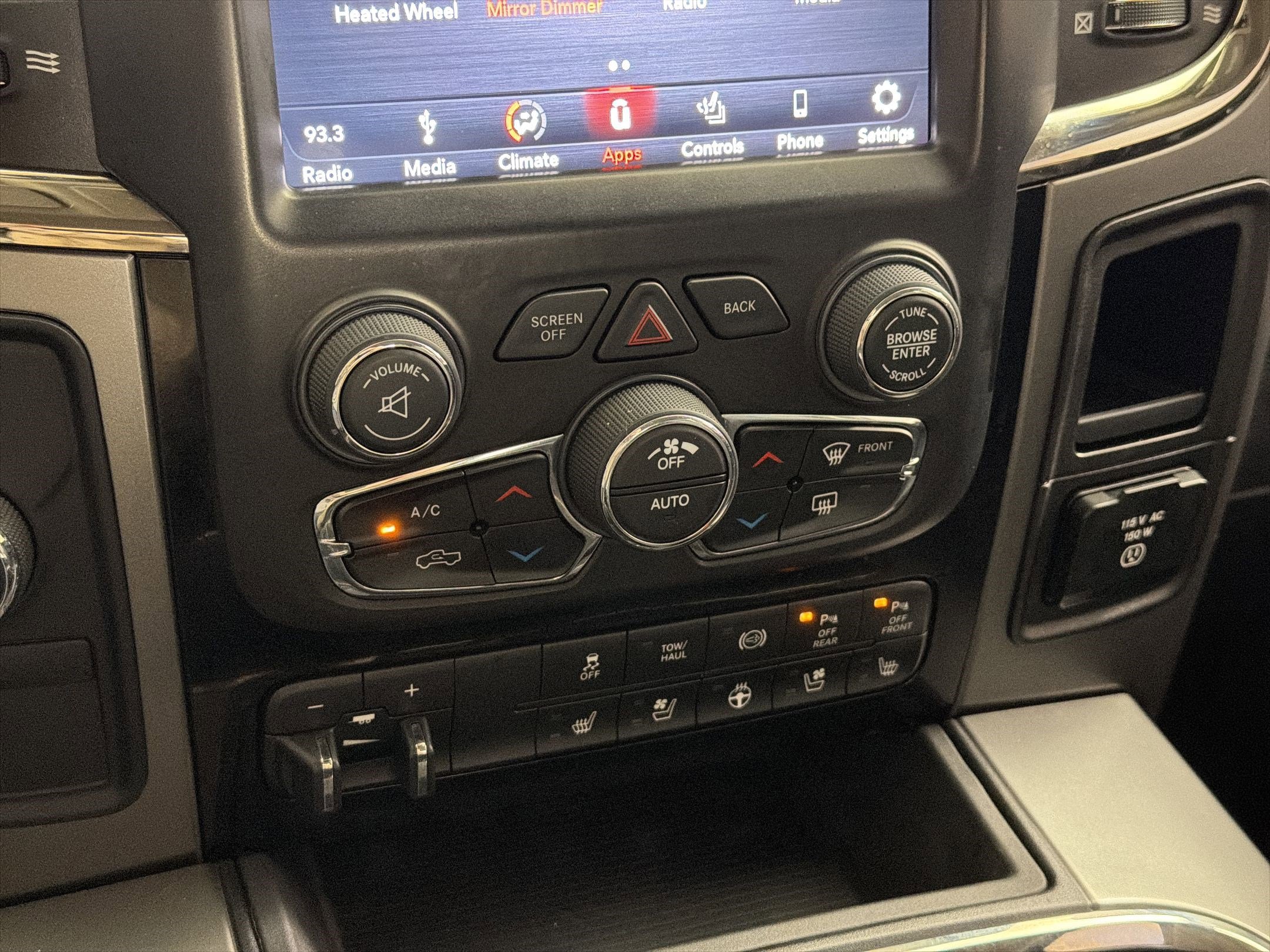 Used 2018 RAM 2500 Laramie w/ Sport Appearance Group AWD/4WD image 17