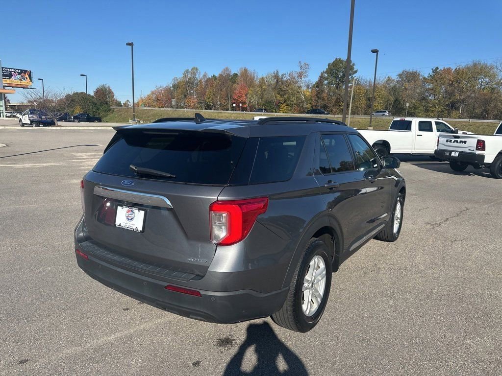 Used 2022 Ford Explorer XLT image 5