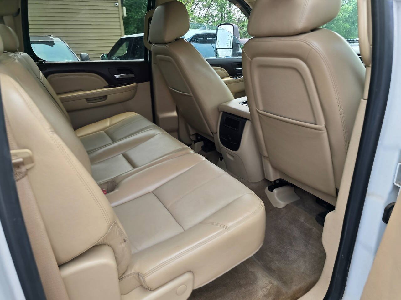 Used 2011 GMC Sierra 3500 Denali AWD/4WD image 36