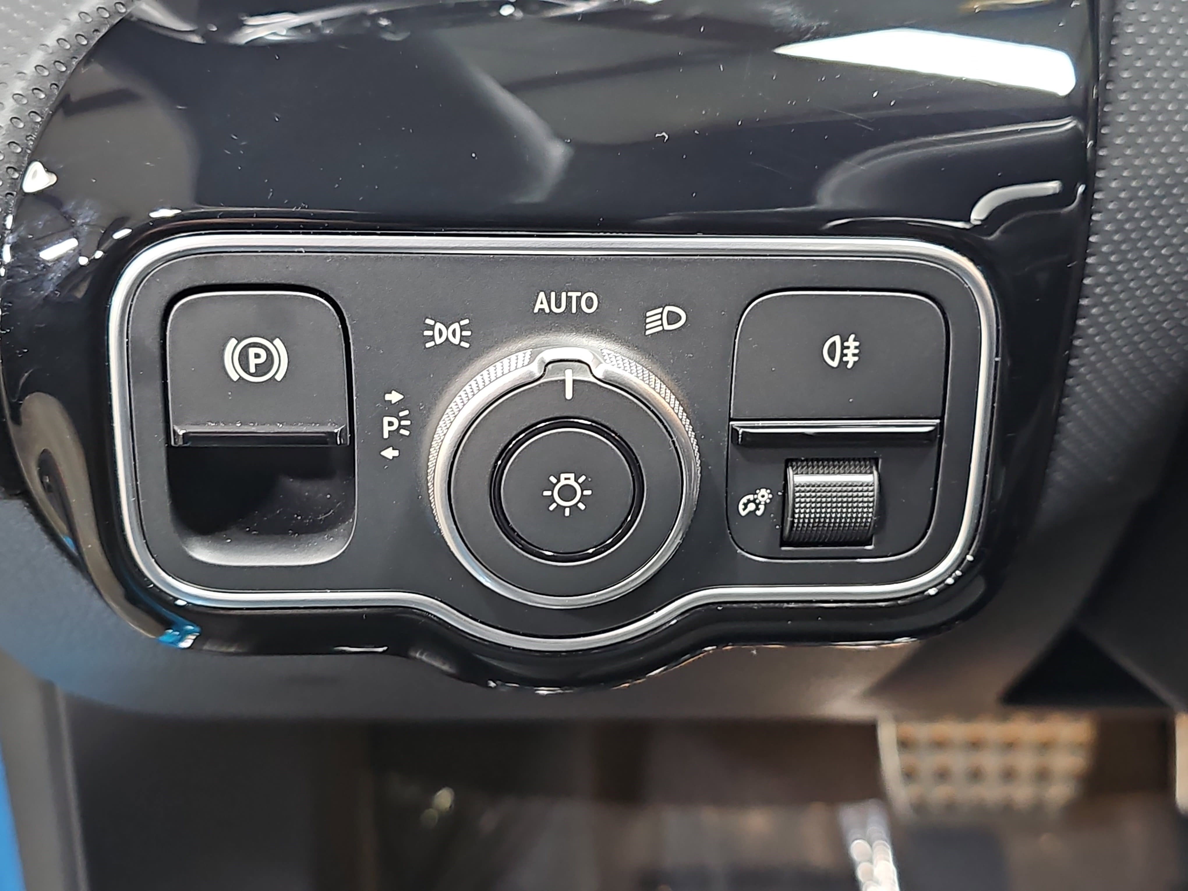 Used 2025 Mercedes-Benz CLA 35 AMG 4MATIC image 29